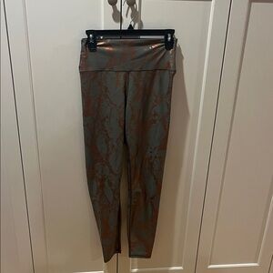 Carbon38 metallic snake high rise Leggings Sz large